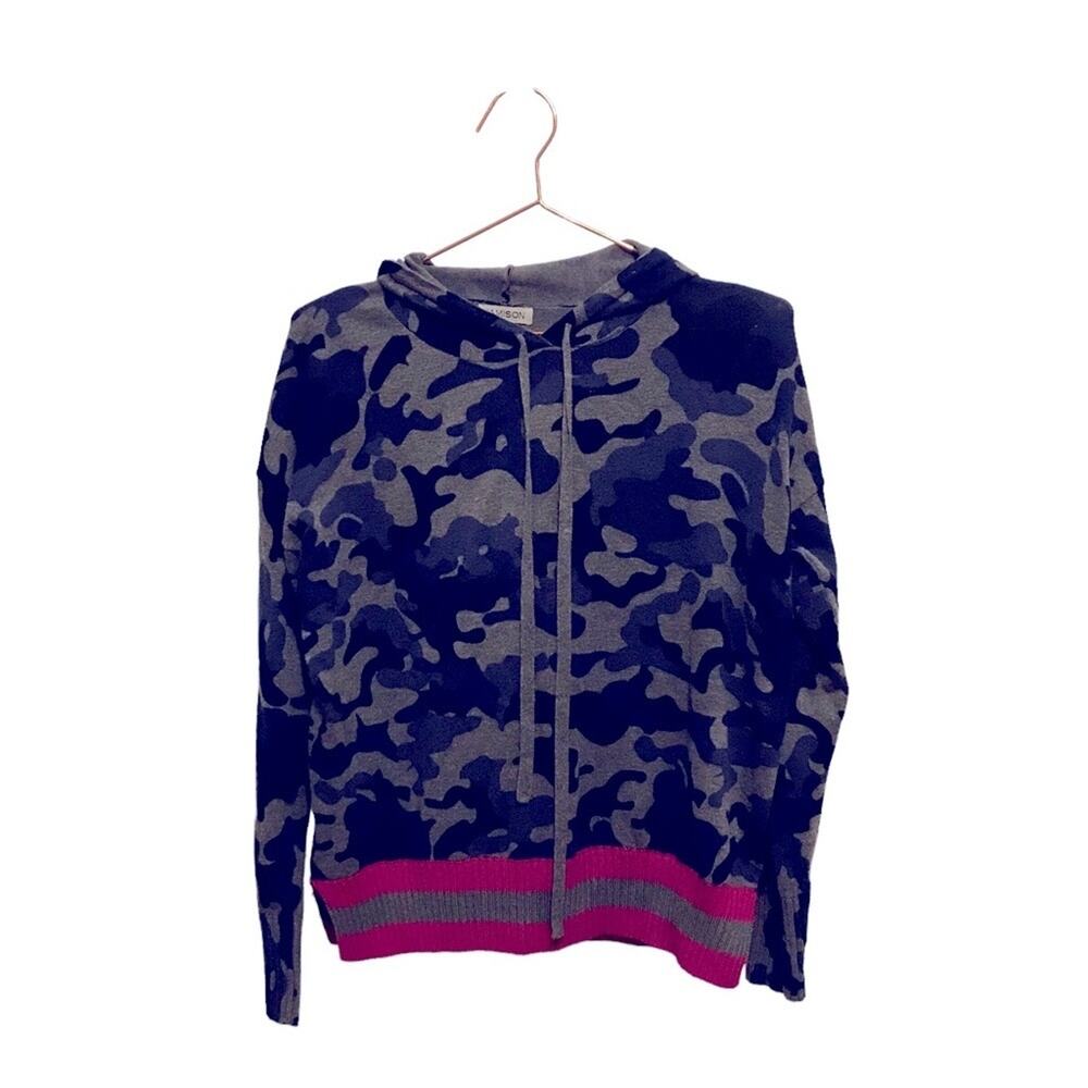 Jamison blue camouflage pullover with hot pink stripe size medium